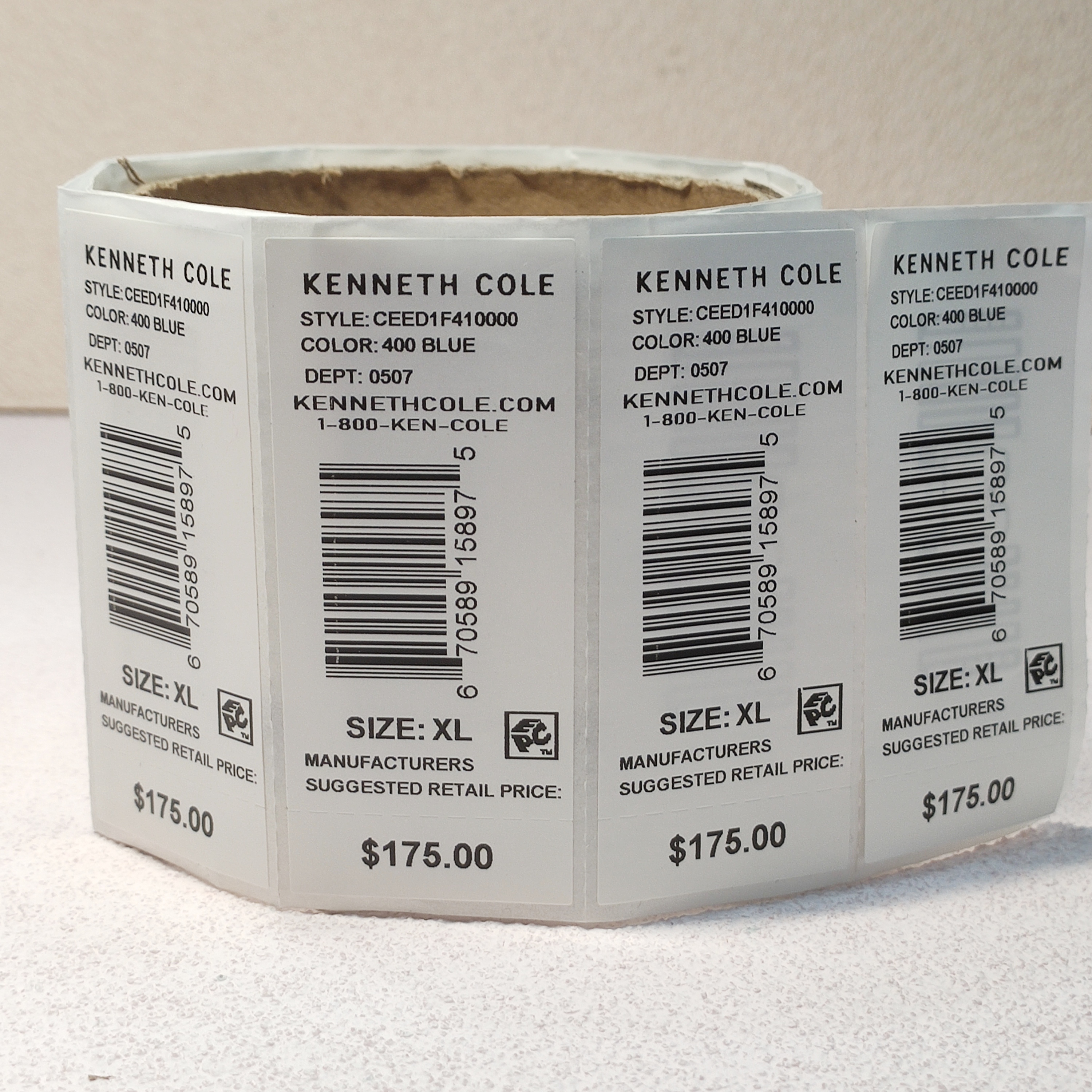 Étiquettes autocollantes RFID avec impression de codes à barres pour vêtements Vêtements de détail 