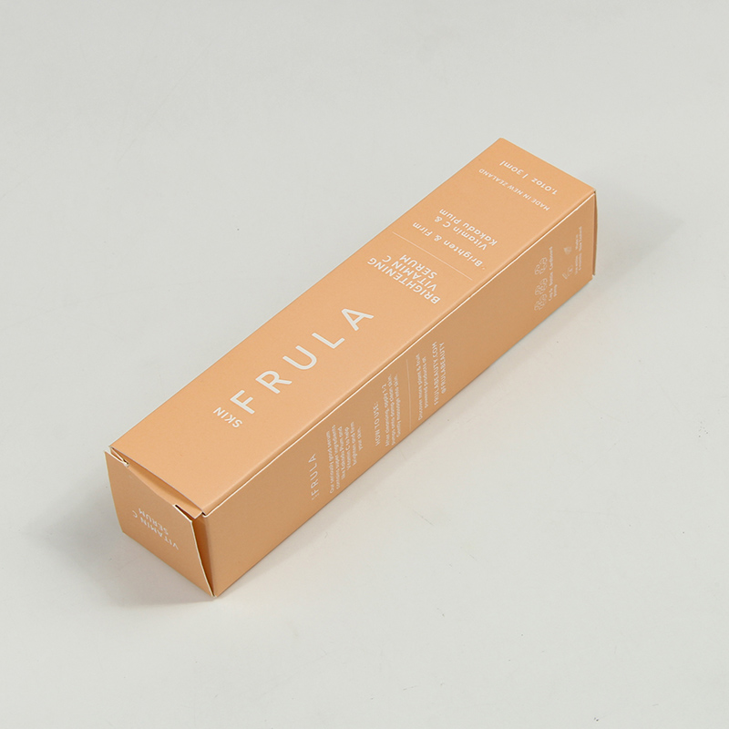 Boîte d'emballage d'huile essentielle de papier recyclable adaptée aux besoins du client avec le logo de relief