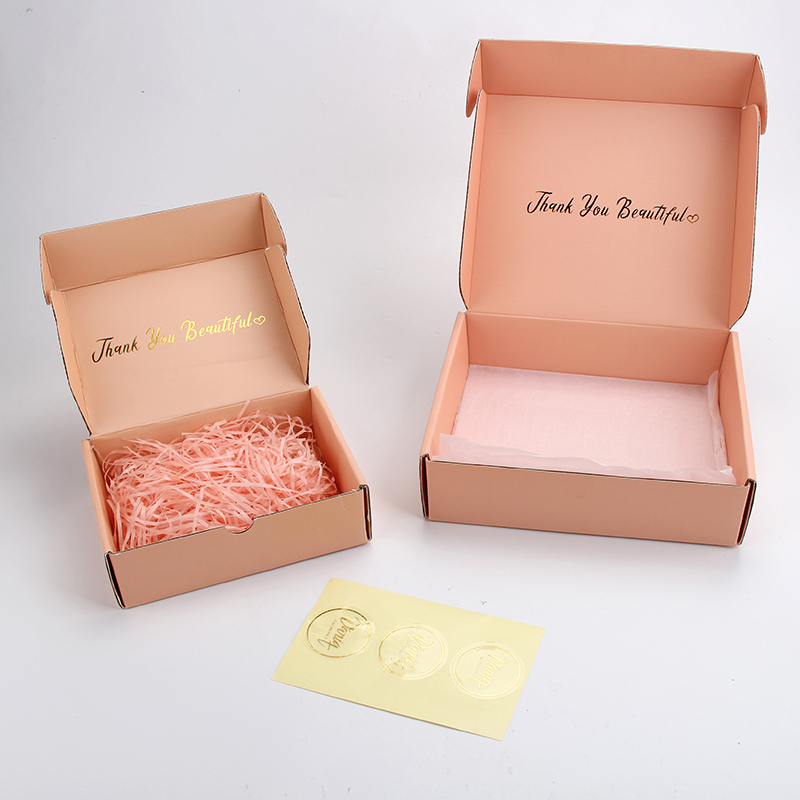 Boîte postale d'emballage en carton ondulé de commerce électronique de cosmétiques de logo de feuille d'or faite sur commande 